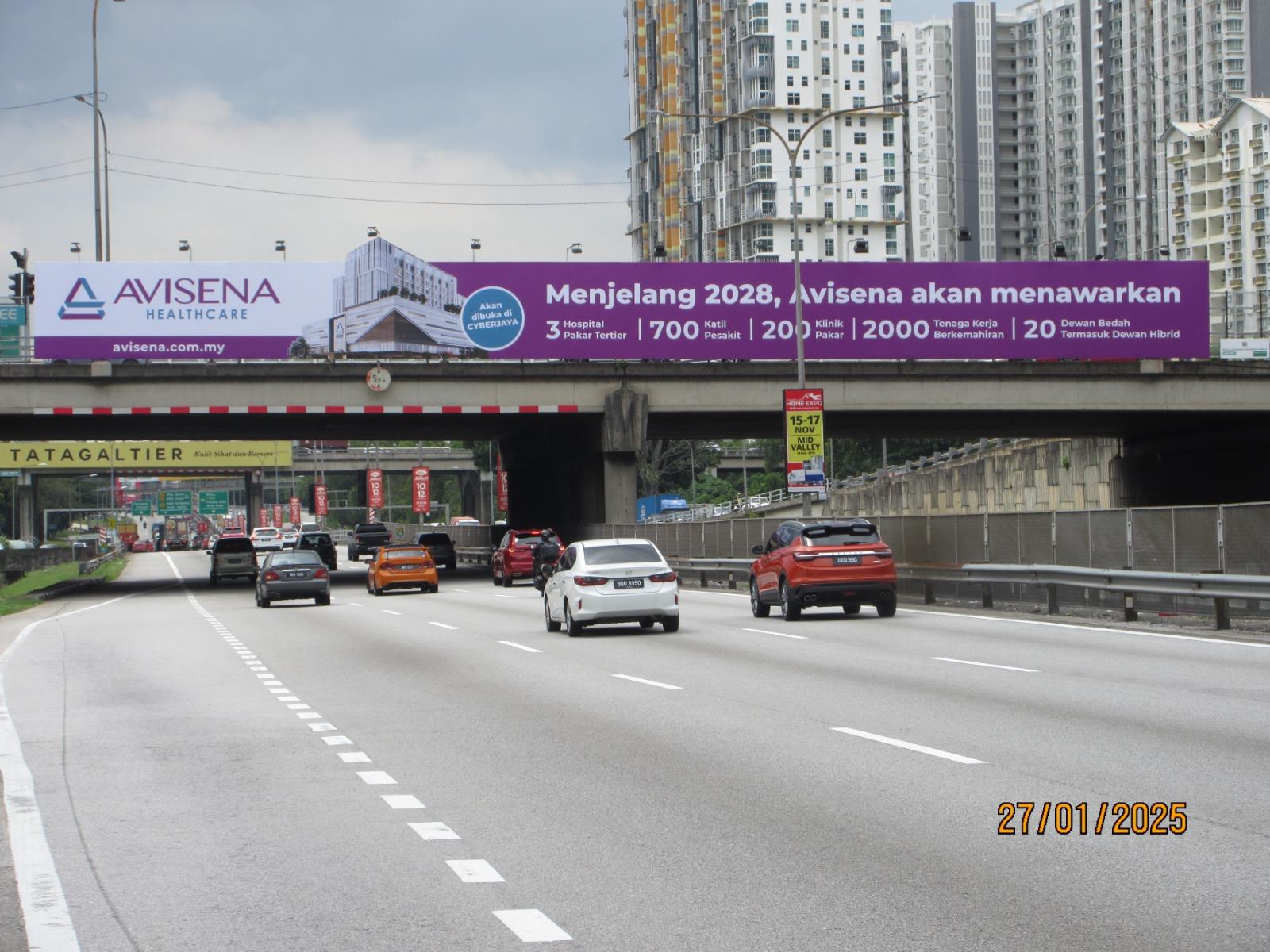 Papan tanda Avisena waktu malam dengan pencahayaan LED